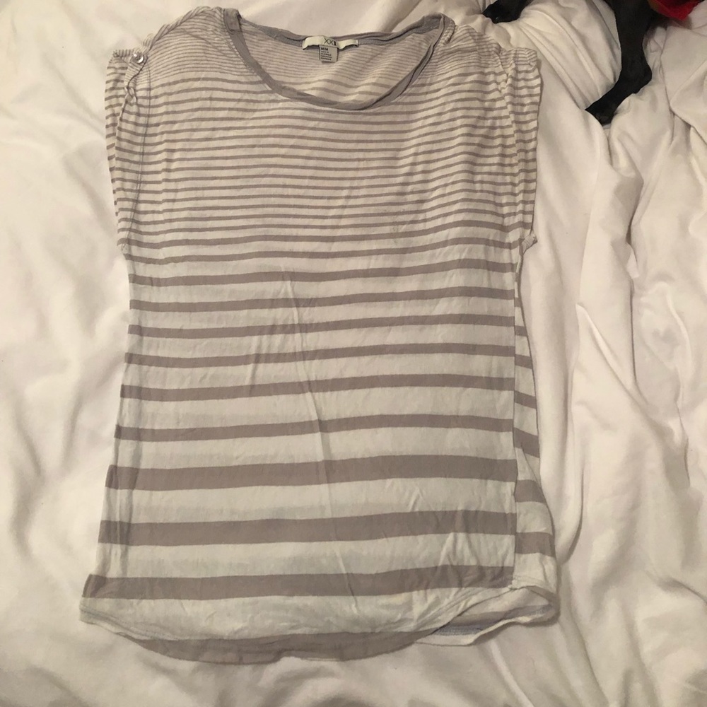 Short sleeve medium shirt